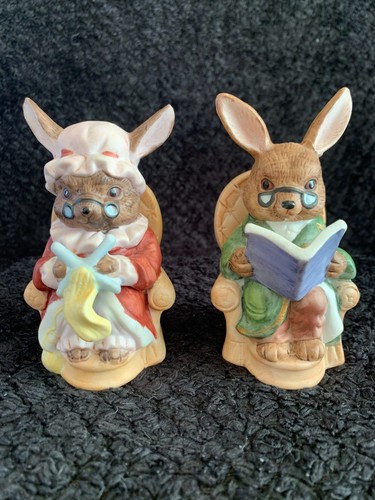 Pair rabbit figurines - pair,