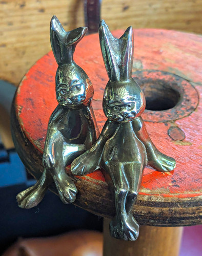 Brass rabbit figurines - figurines, /